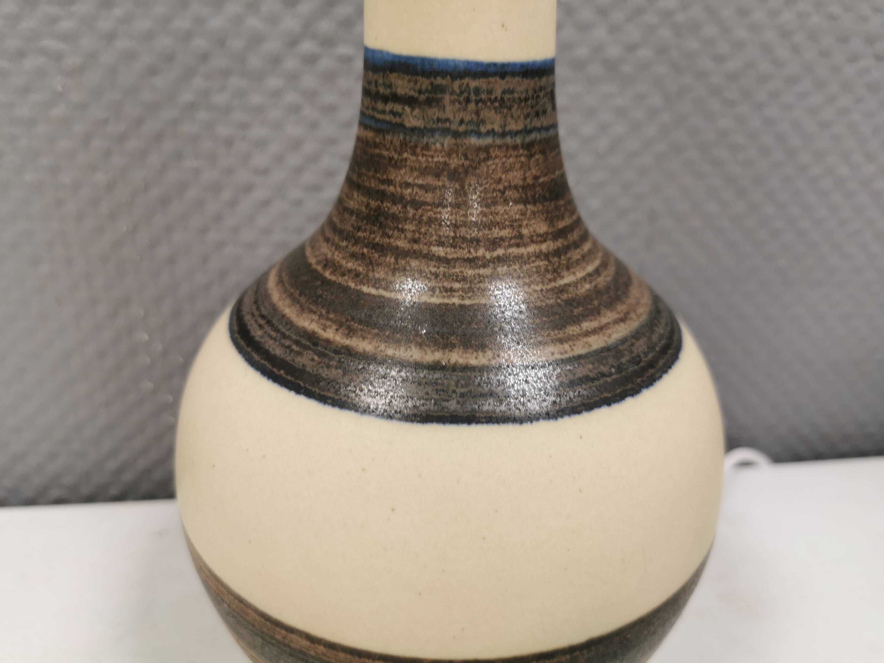 Beautiful table lamp in Ceramic, Danish and from the 1970-80s.