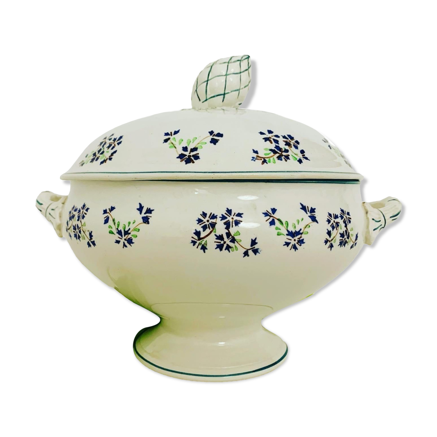 Porcelain tureen / earthenware of onnaing decoration barbeau