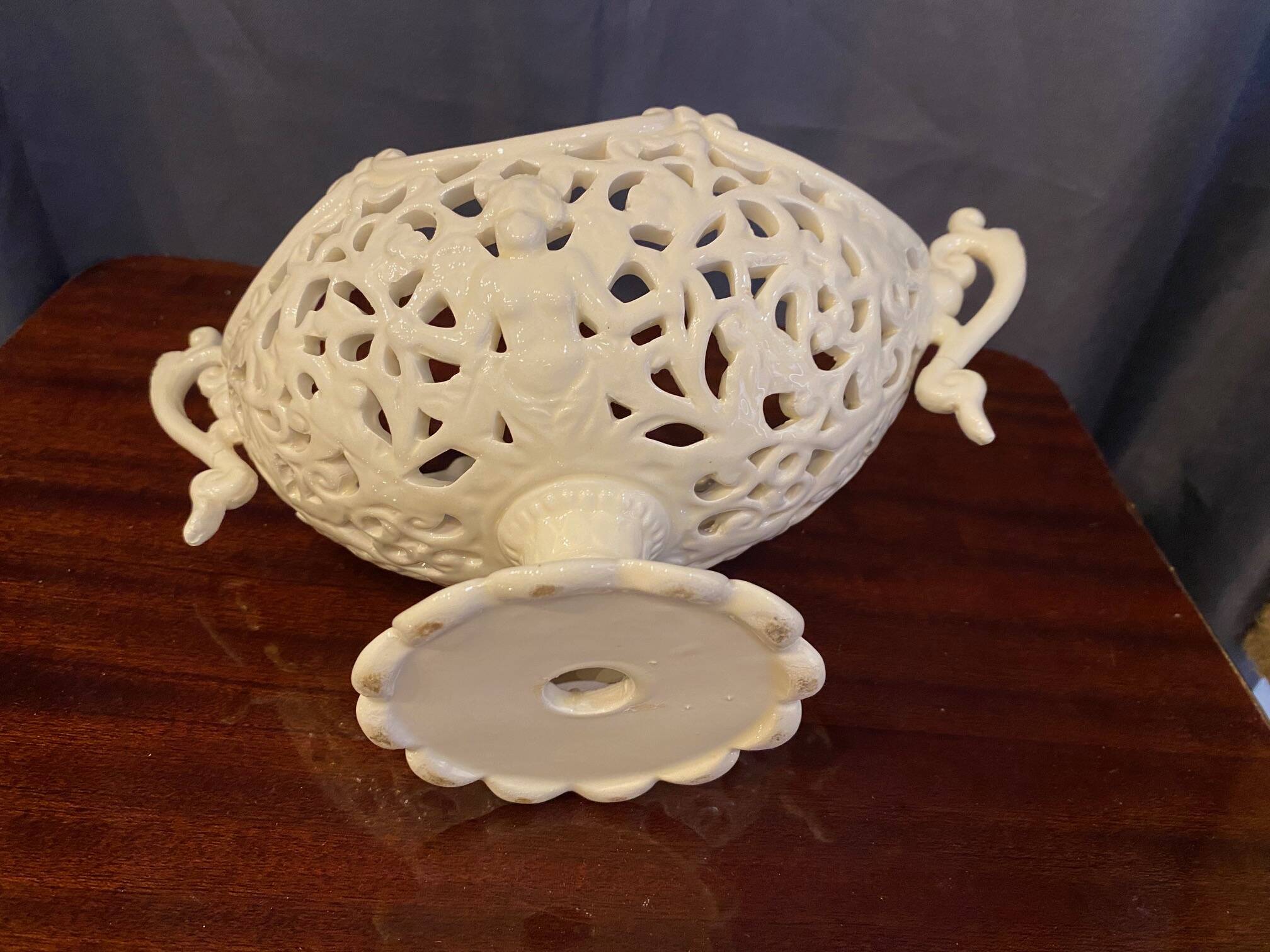 Ear cup in openwood earthenware italian style white lace model