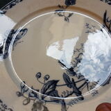 Pair of earthenware plates decorated with flowers