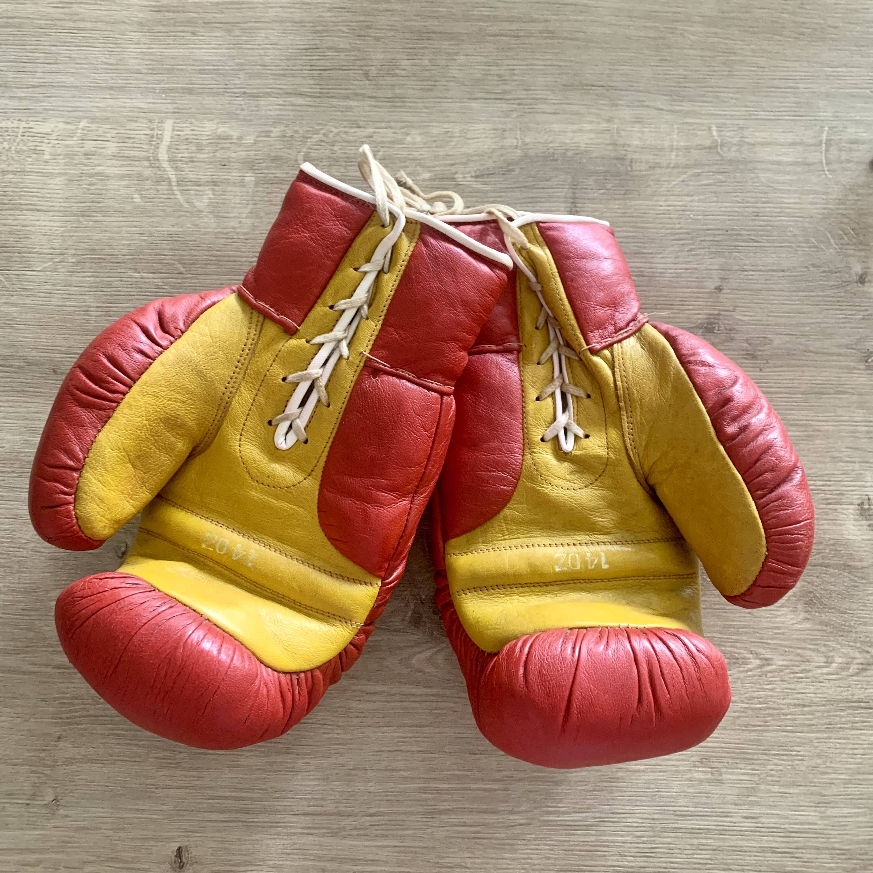 Vintage boxing gloves,  Size L