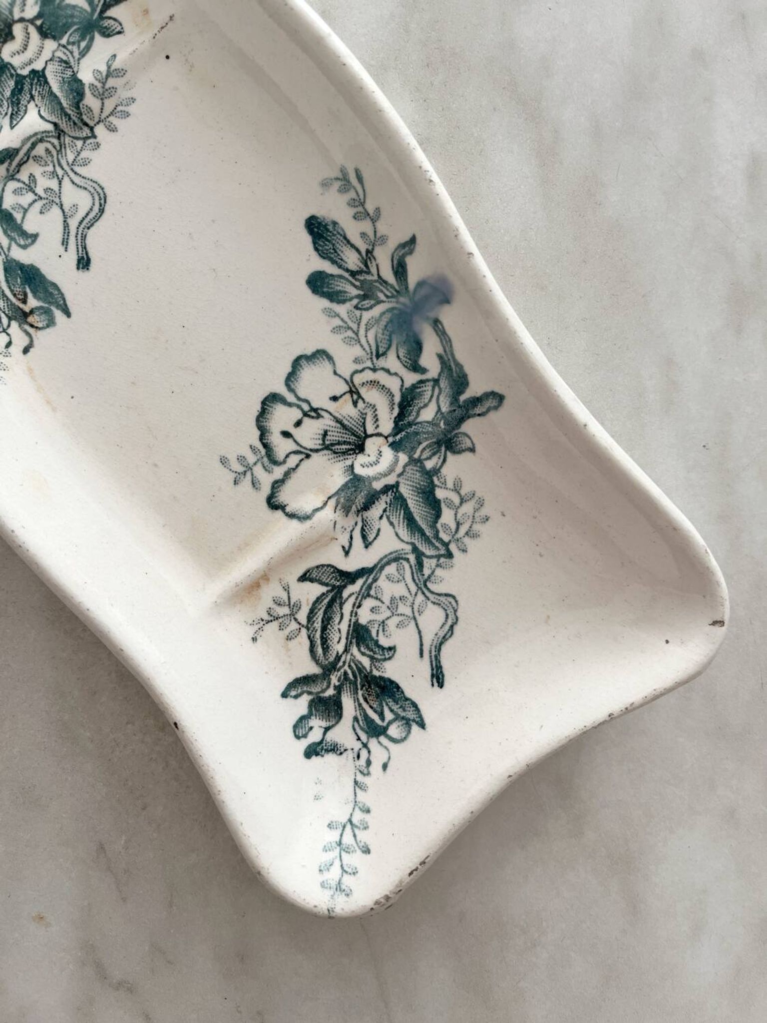 Empty pocket soap dish "Floréal" iron earthenware from Lyon