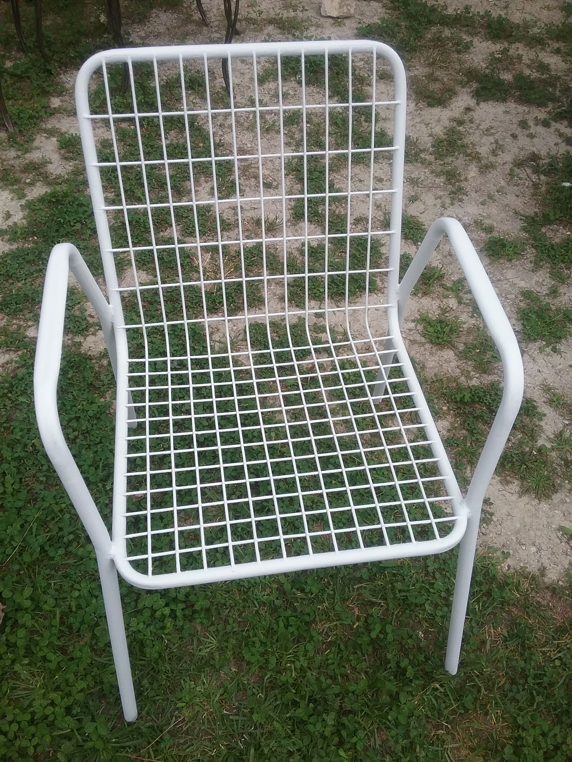 Suite of 4 EMU armchairs