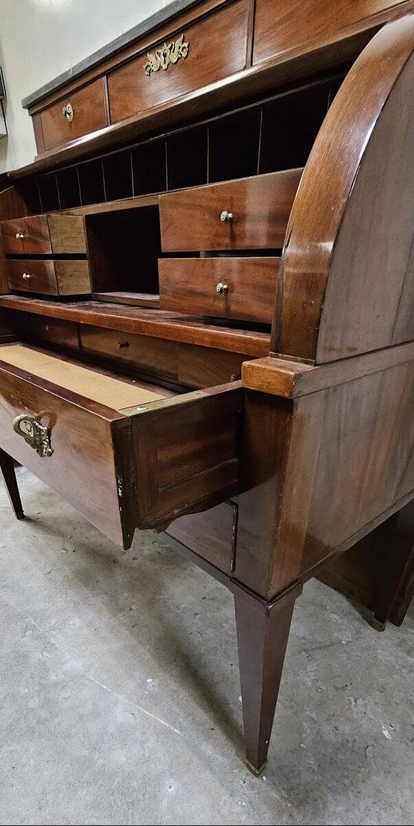 Louis XVI style cylinder desk in mahogany with a double system.