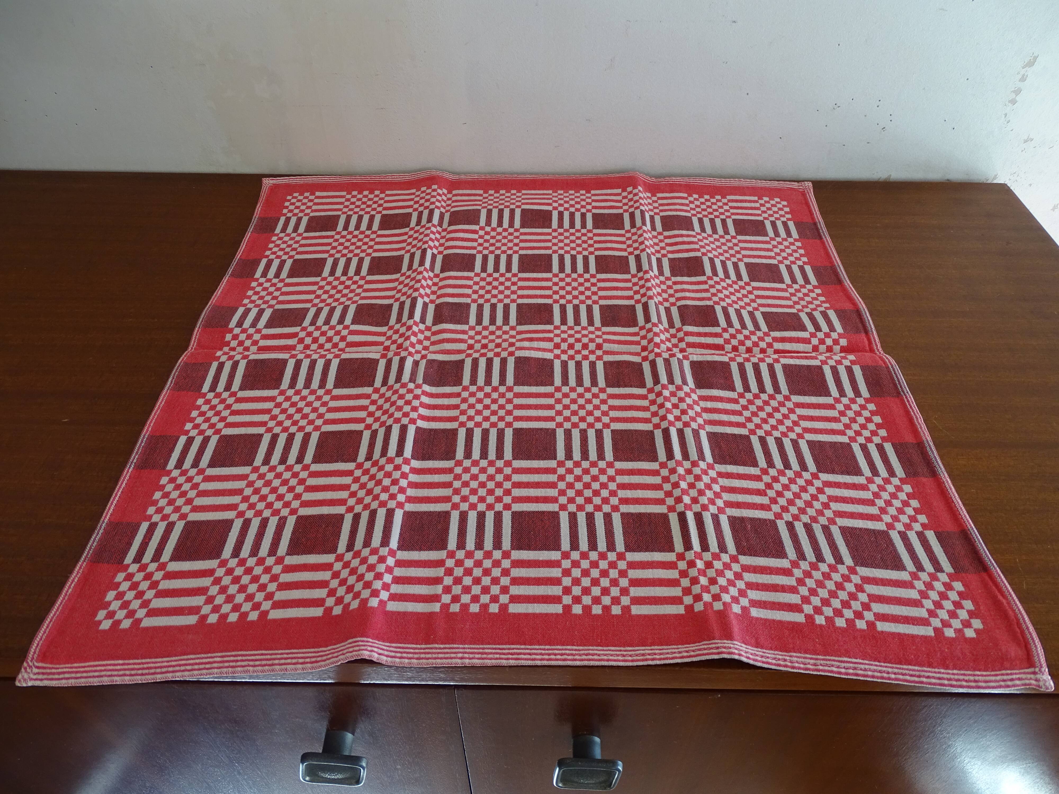 8 vintage napkins 47 x 47