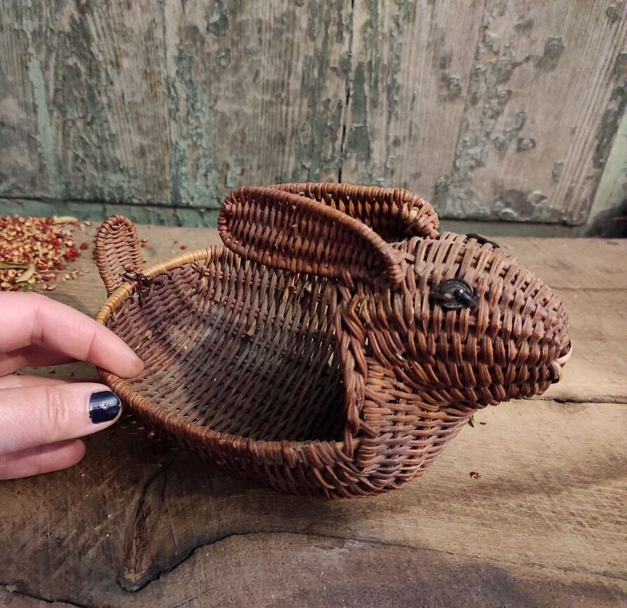 Vintage French basket, rabbit shaped