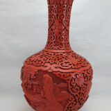 Vase chinois en laque rouge