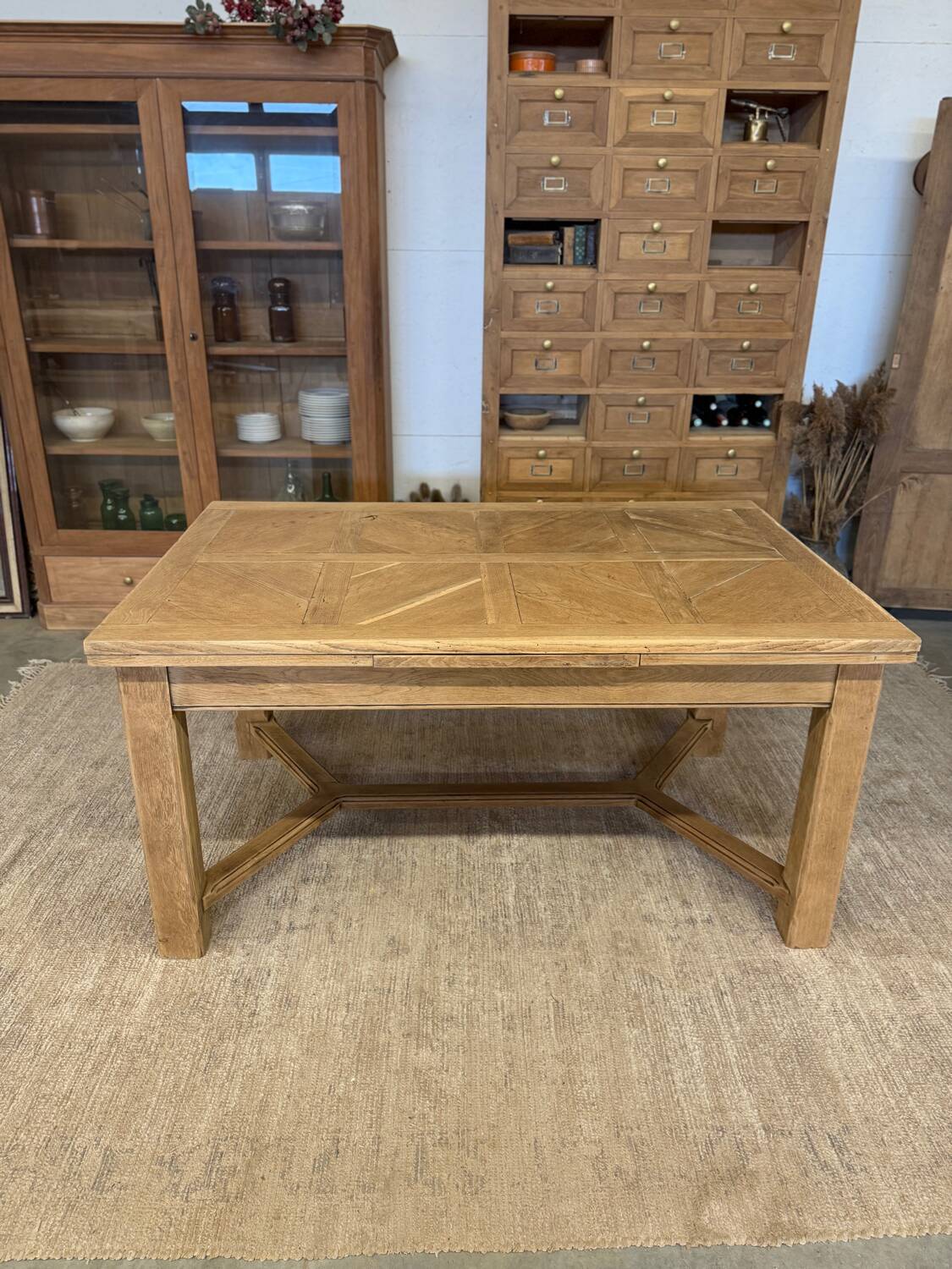 Table with integrated extensions