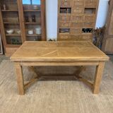 Table with integrated extensions