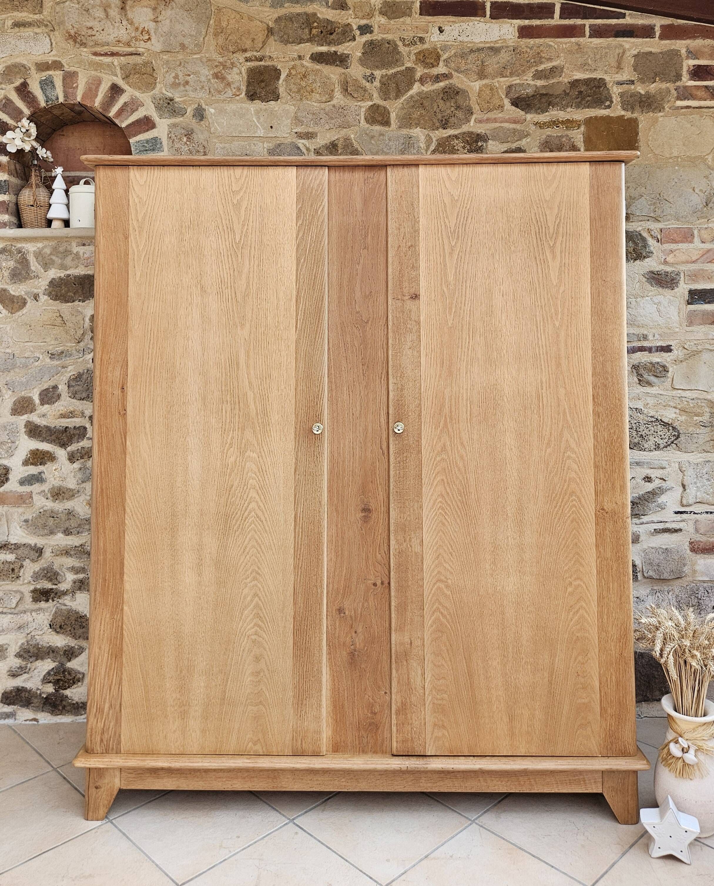 Armoire vintage