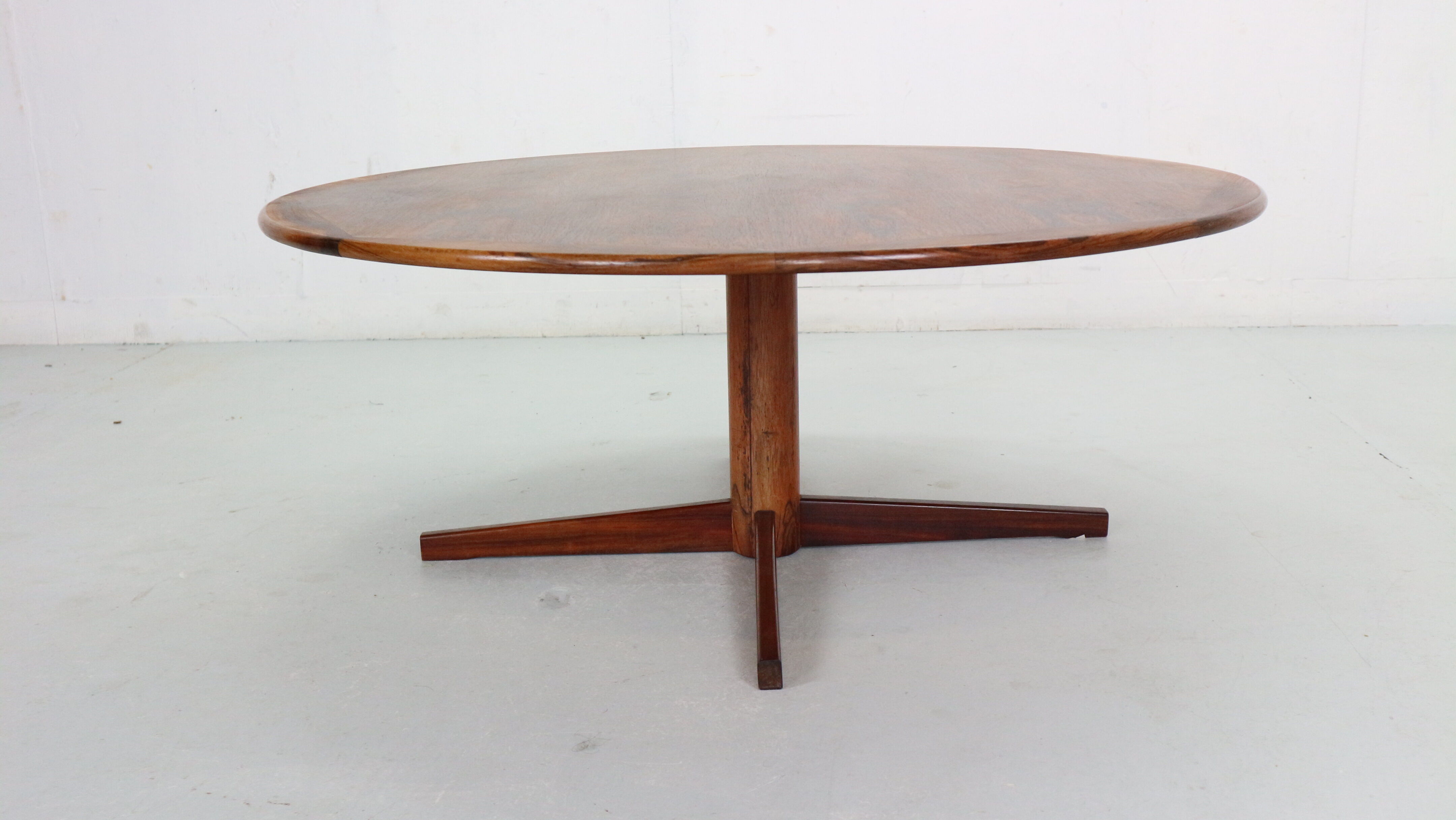 Mid century modern  round rosewood coffee table, 1960s denmark