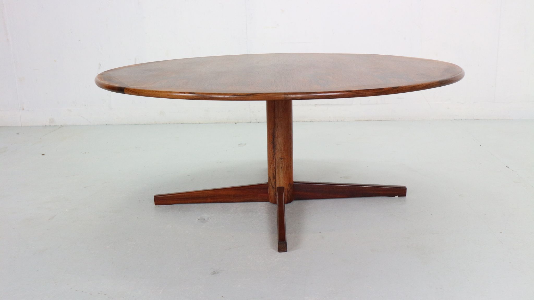 Mid century modern  round rosewood coffee table, 1960s denmark