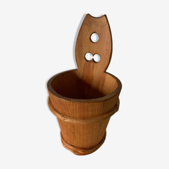 Wooden bucket