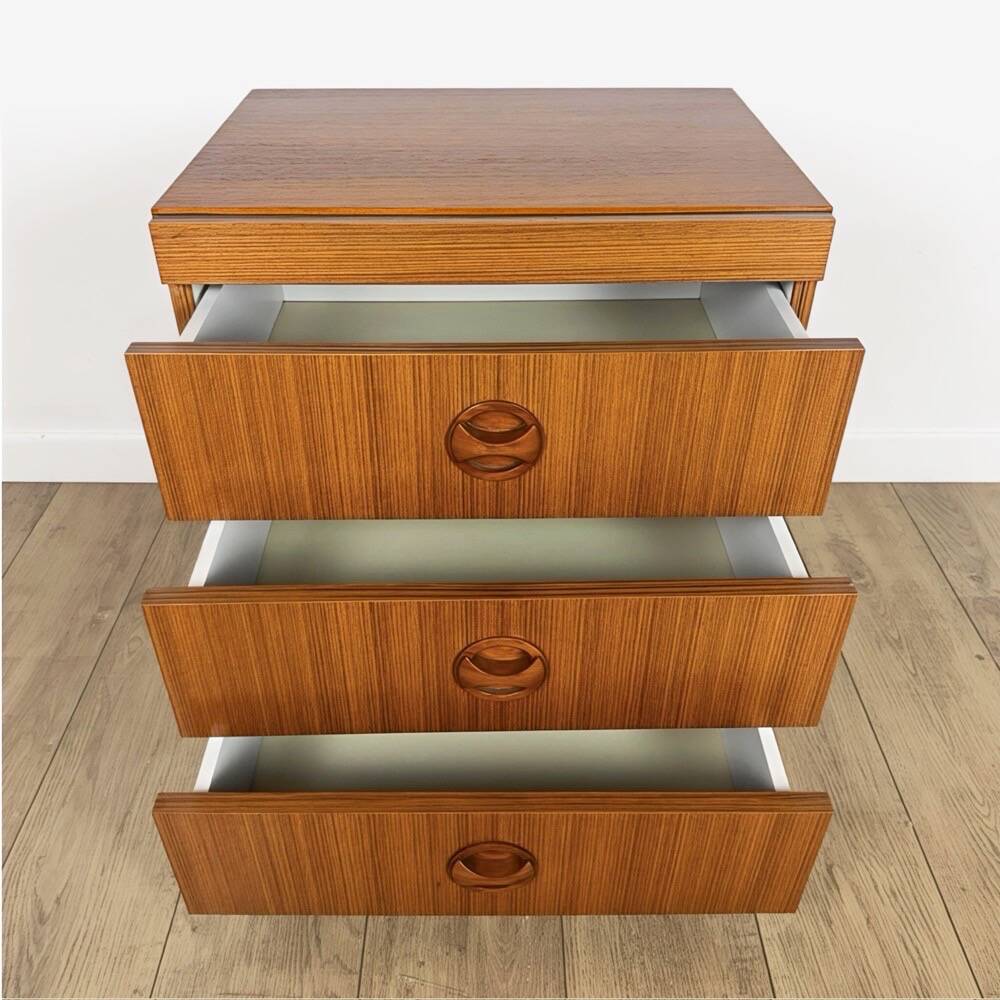 Danish teak veneer chest of drawers from the 1970s.