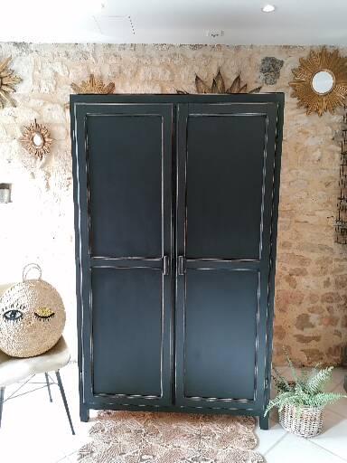 Armoire parisienne