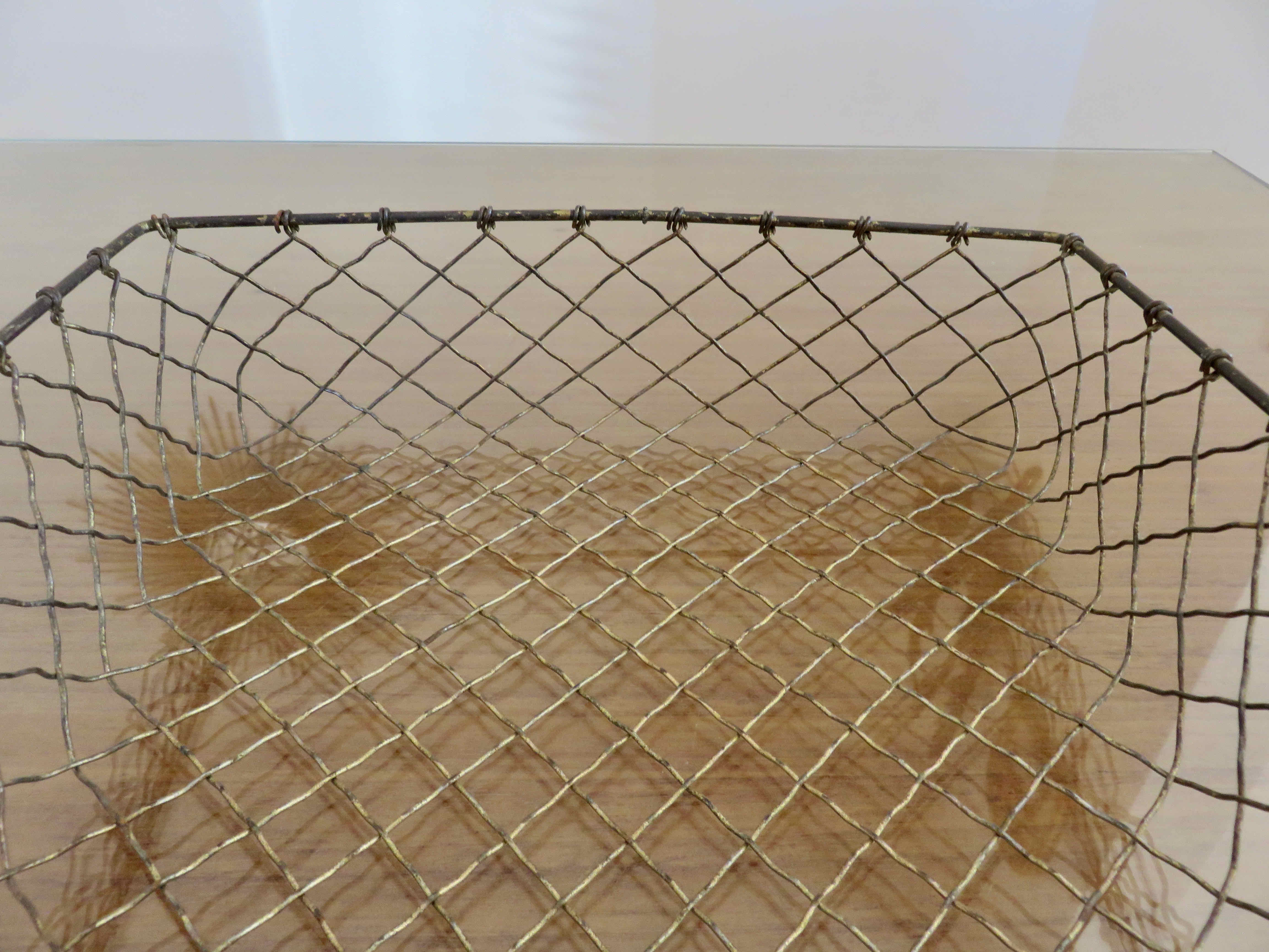 Corrugated wire office mail basket 30s 40s