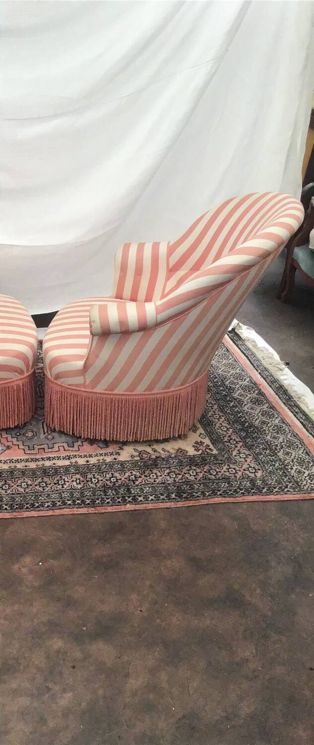2 toad armchairs