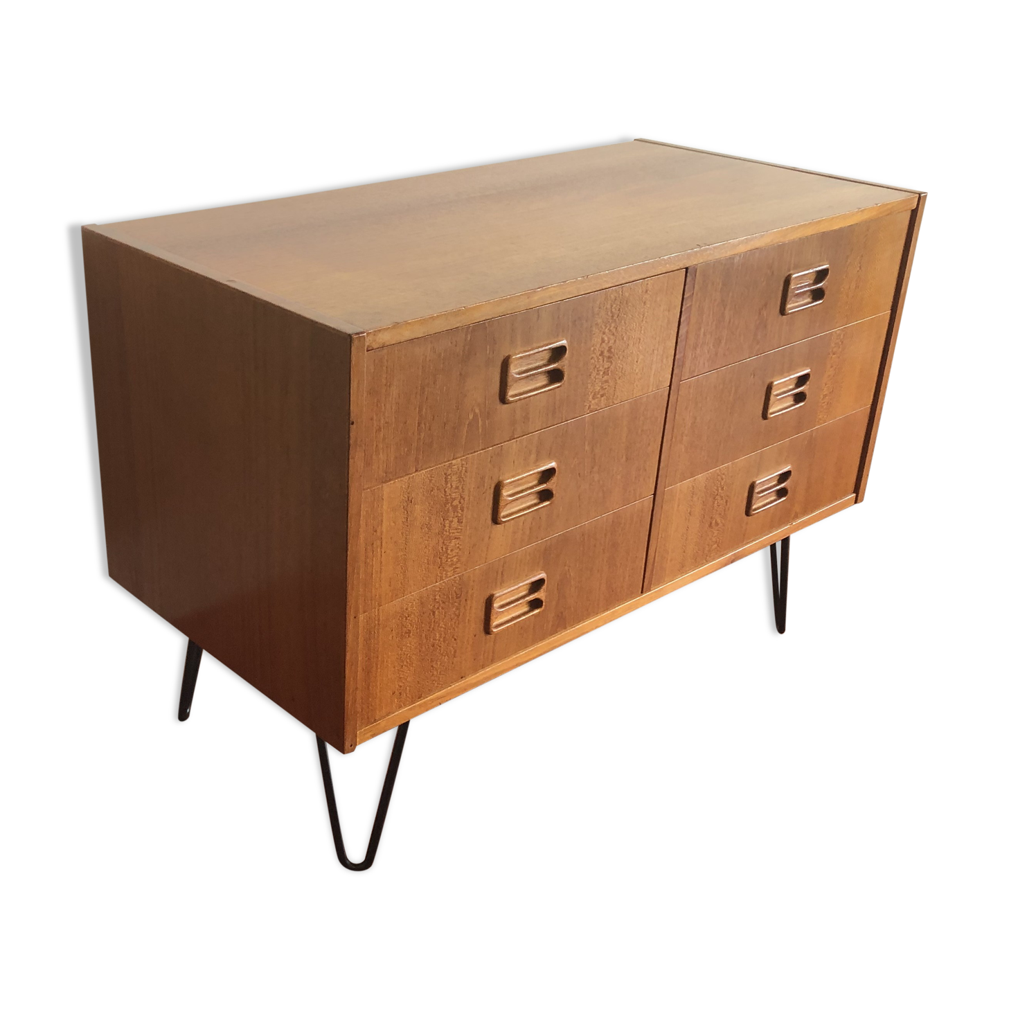 Small dresser / thread