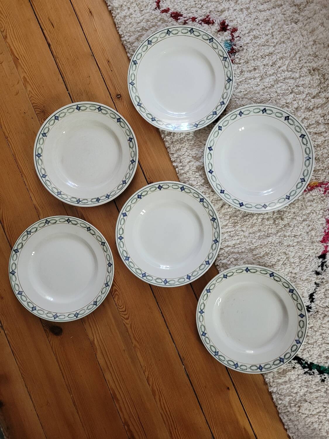Lot n°1 de 6 assiettes creuses St Amand