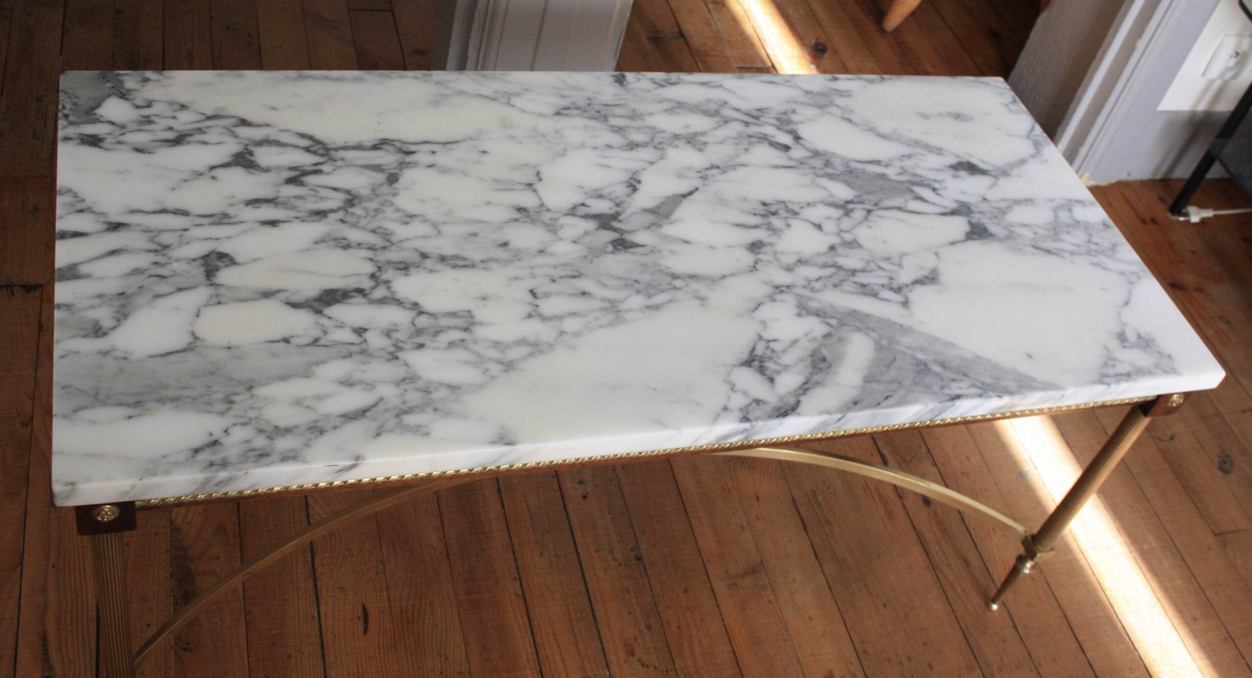 Table basse marbre laiton et bois