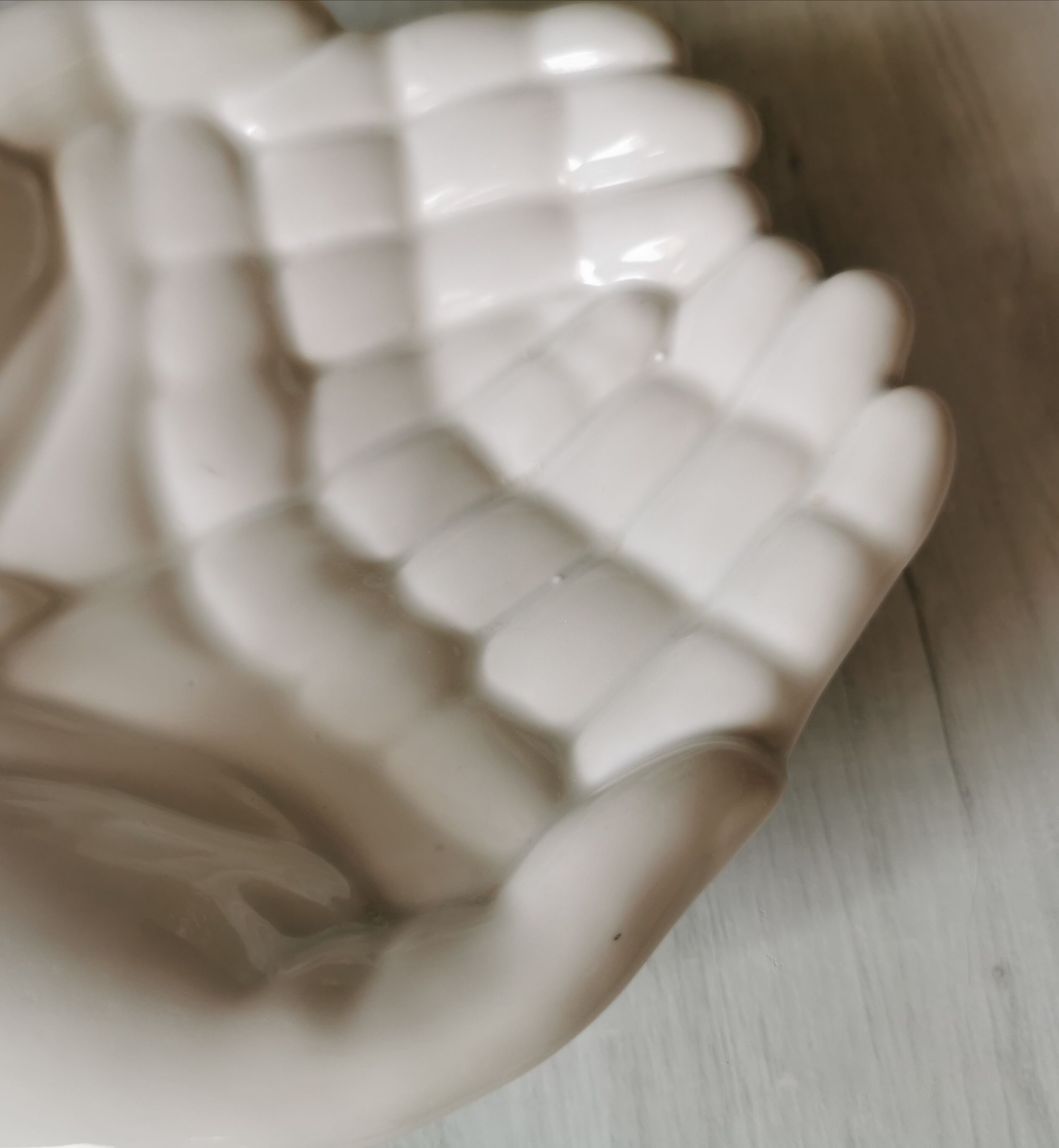 Empty pocket hands porcelain