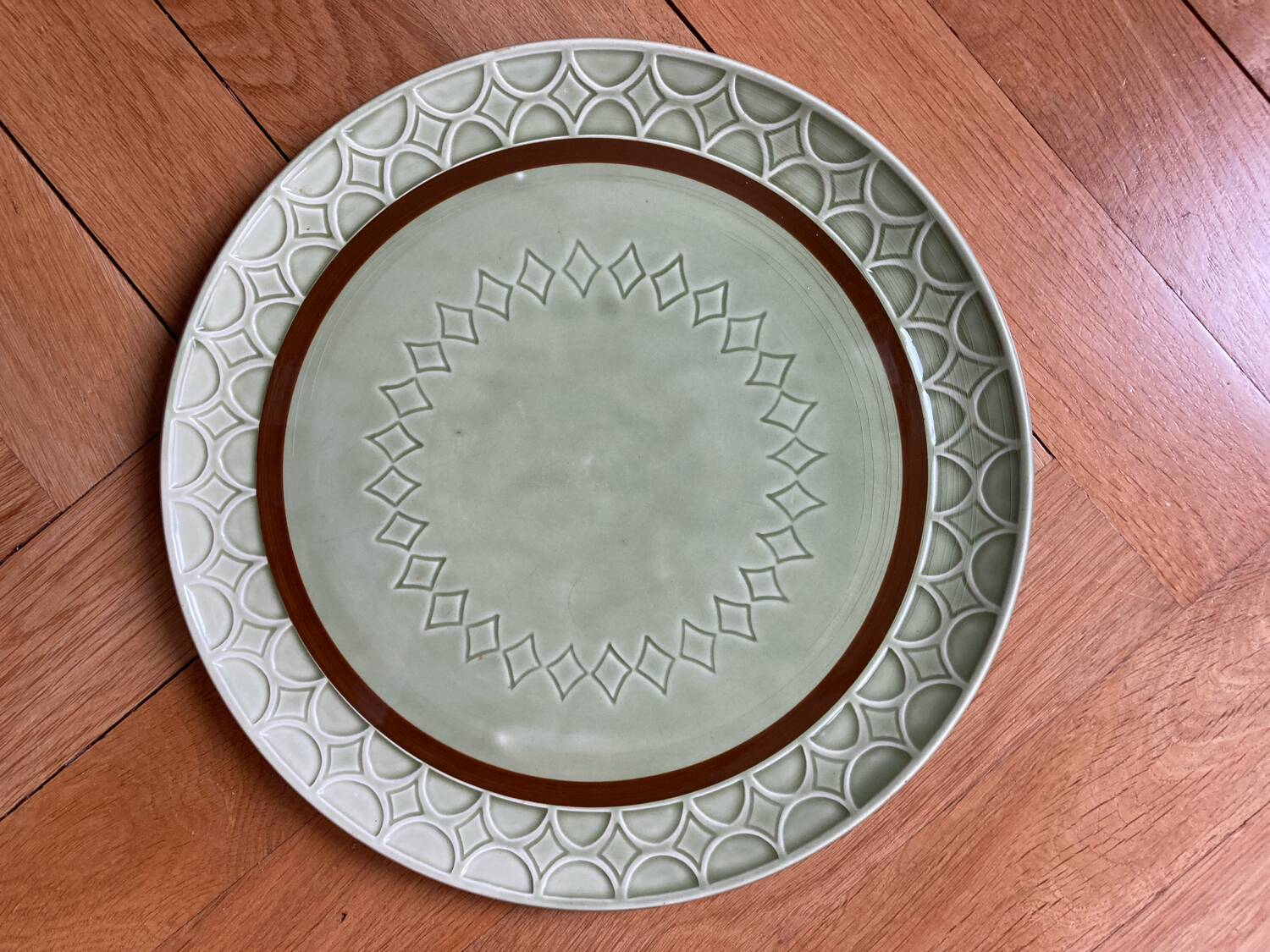 Arabelle dish Digoin