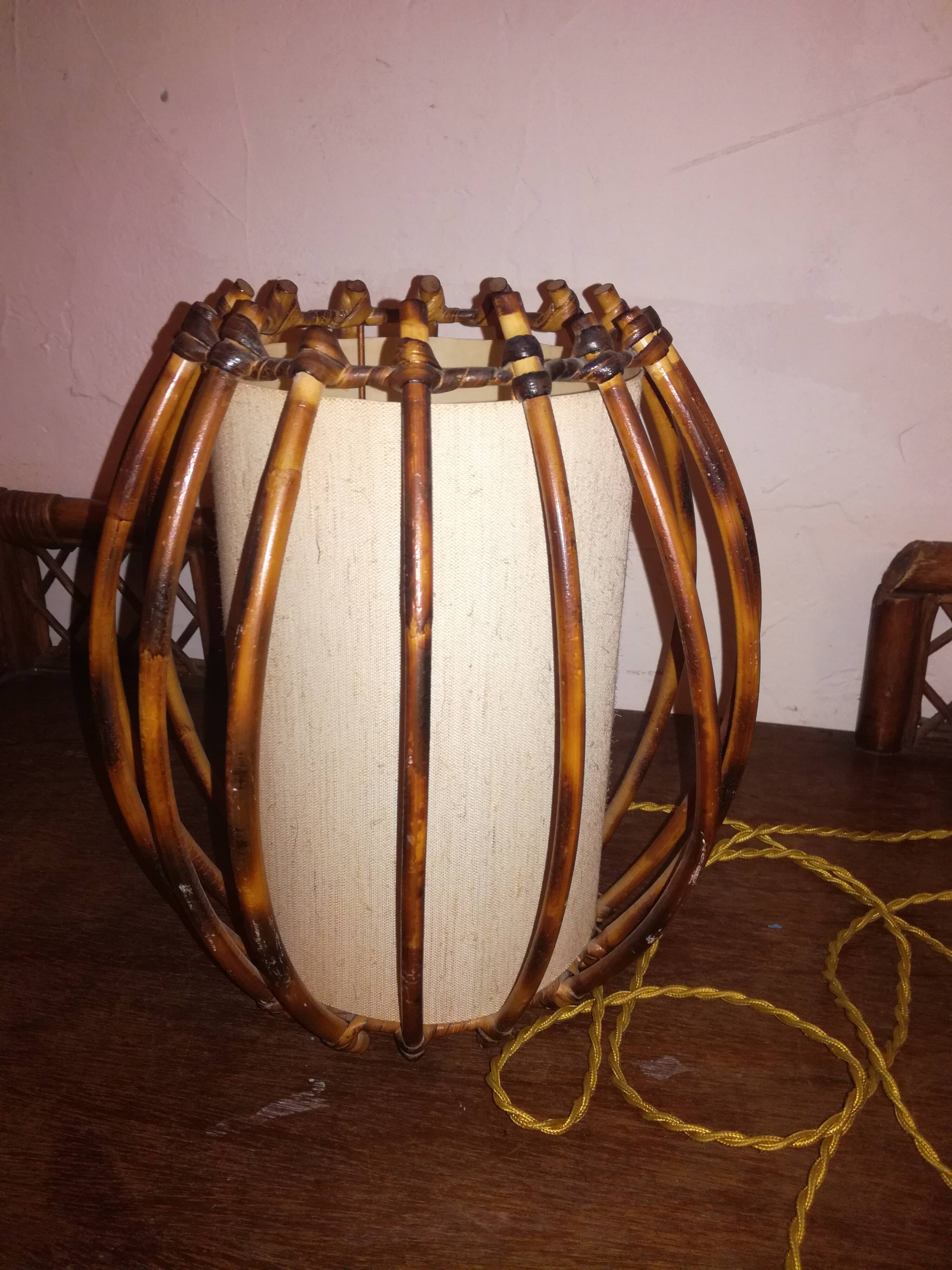 Lampe à poser en rotin