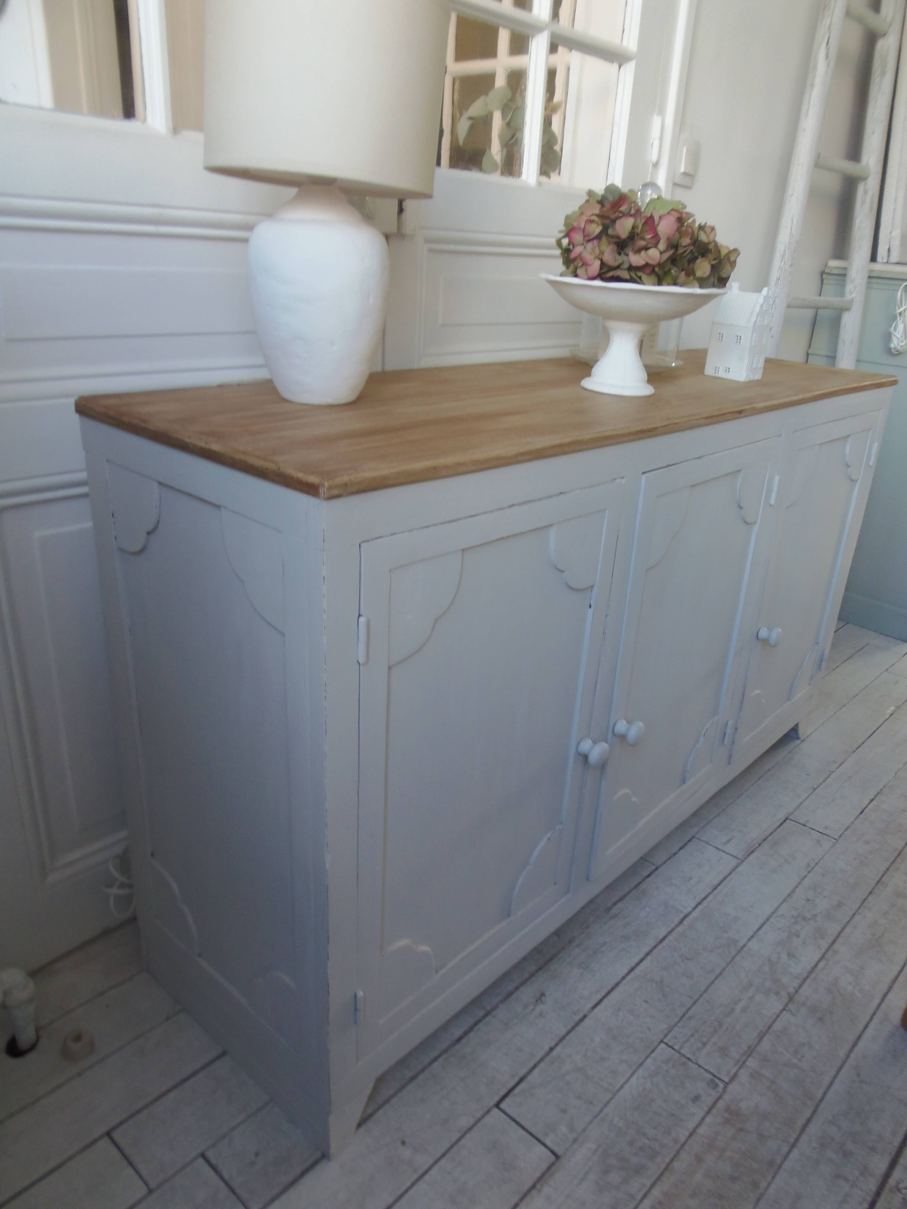Vintage low sideboard with 3 doors, pearl gray patina, wooden top.