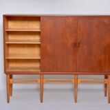 Armoire en teck danoise moderne du milieu du siècle