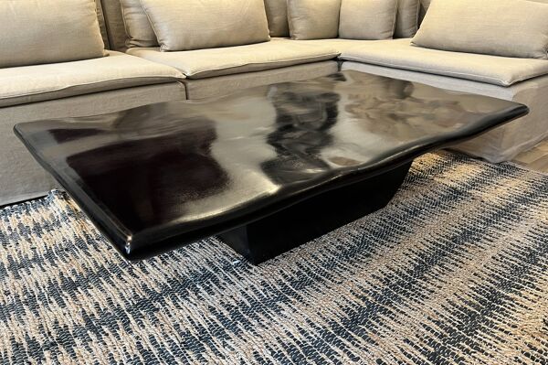 Table basse en bois de manguier, plateau ''effet vague