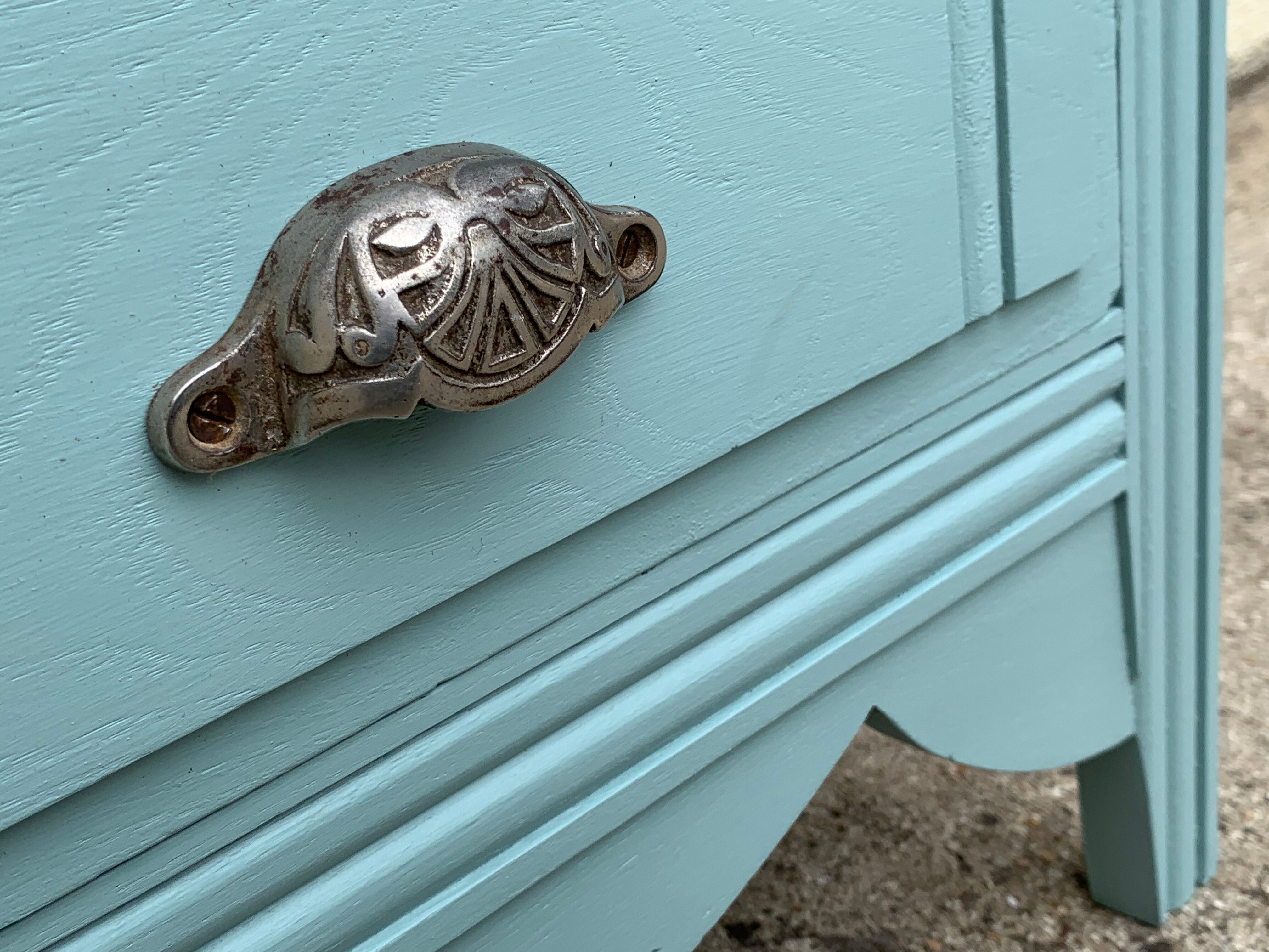Art Deco dresser handles shells 1930