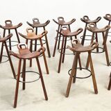 Grand ensemble de tabourets de bar espagnols, vendus à l'unité