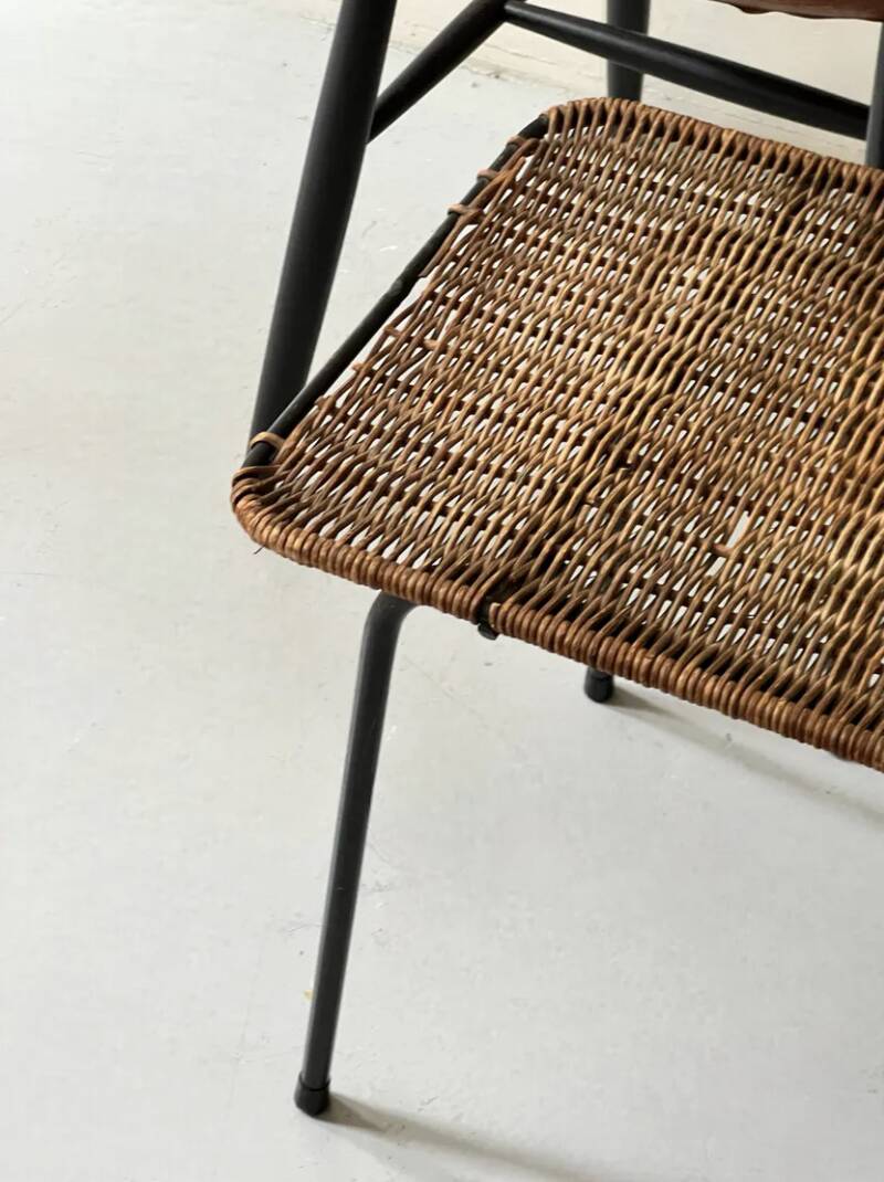 Vintage side table in black metal and wicker, 1950.