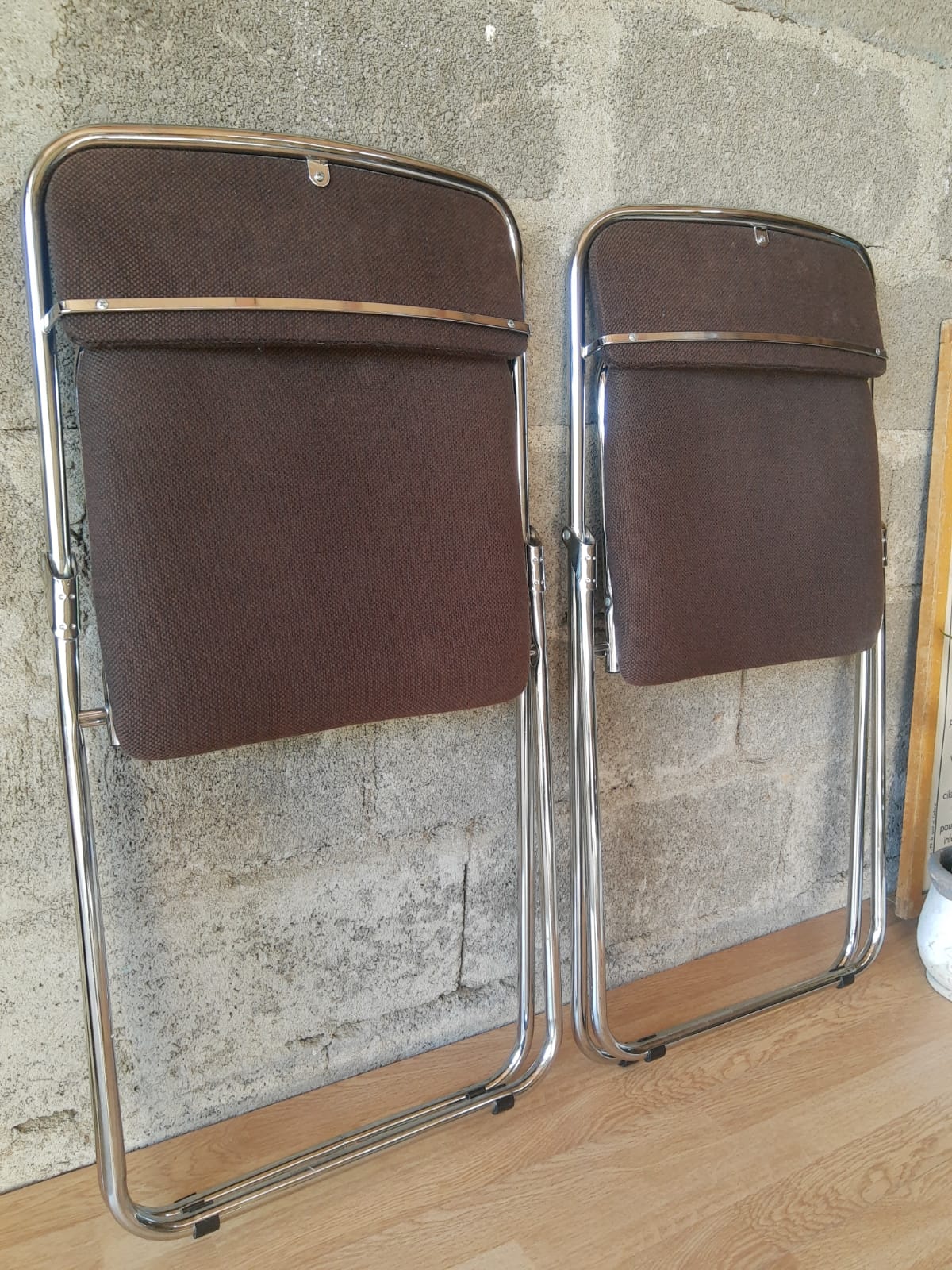 Set of two folding chairs in brown and metal fabric - vintage
