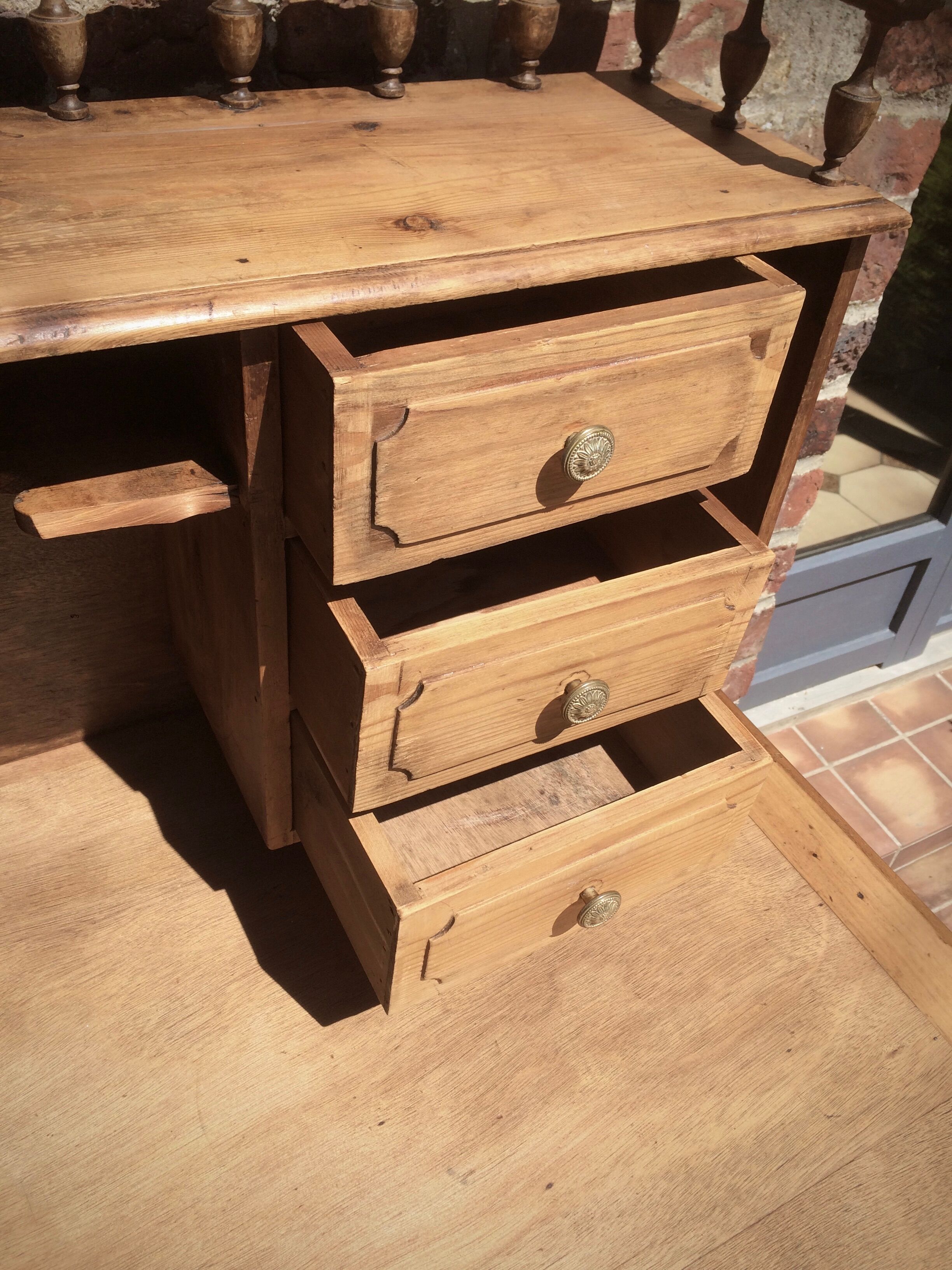 Period office in pitchpin