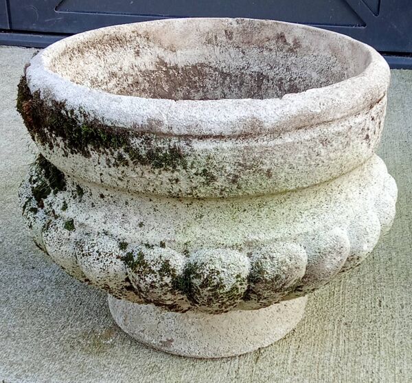 Ancien vase Médicis jardinière pierre