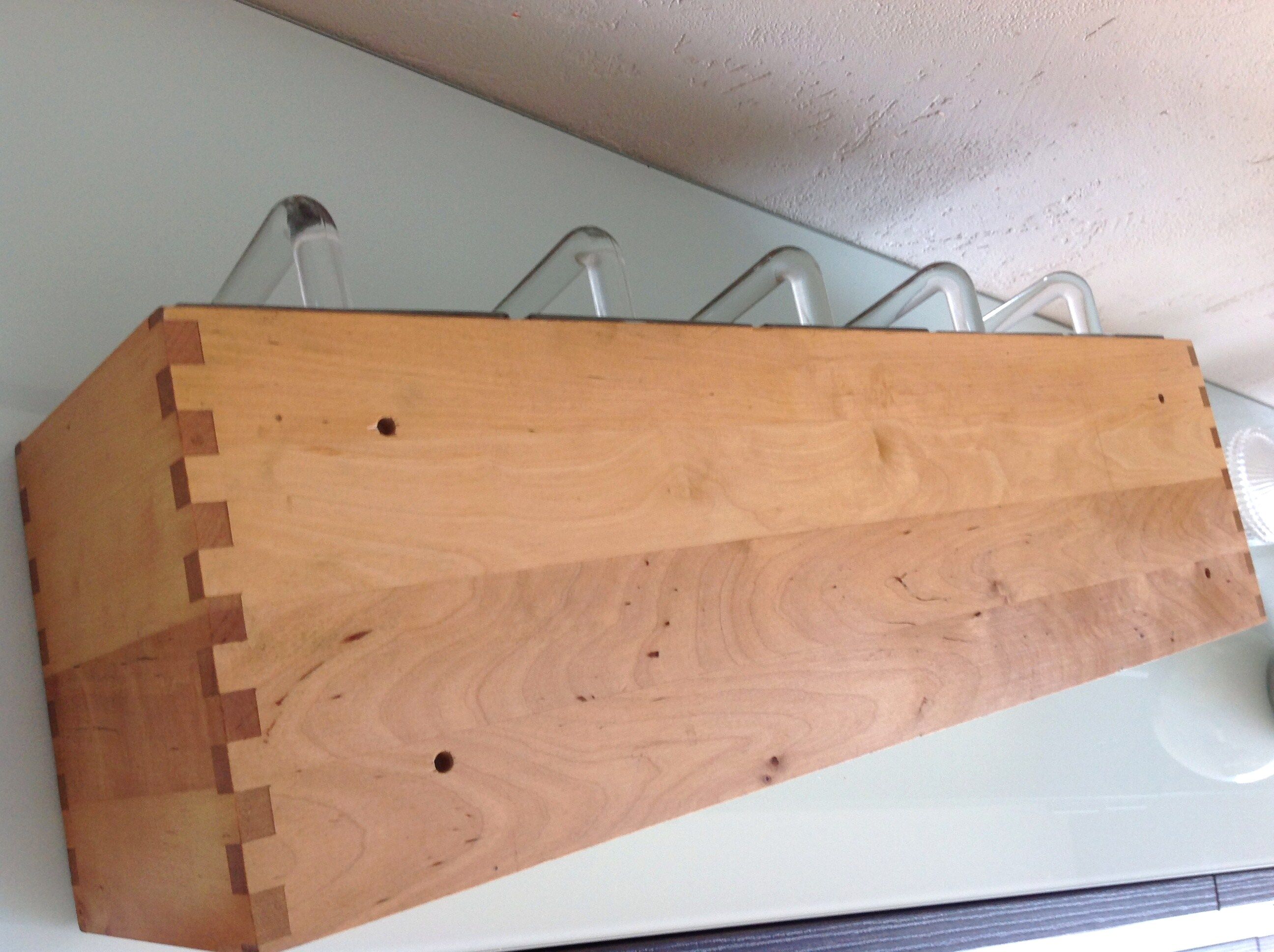 Wall stretch with glass epic drawers