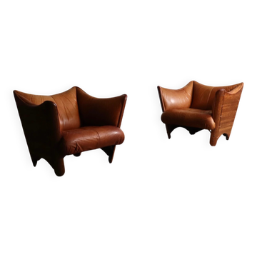 Pair of mid-century lounge chairs in cognac leather and wood by Pacific Green, Australia 1980s