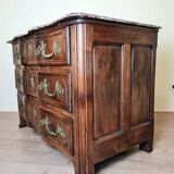 Commode Arbalette époque Louis XIV en noyer massif vers 1700