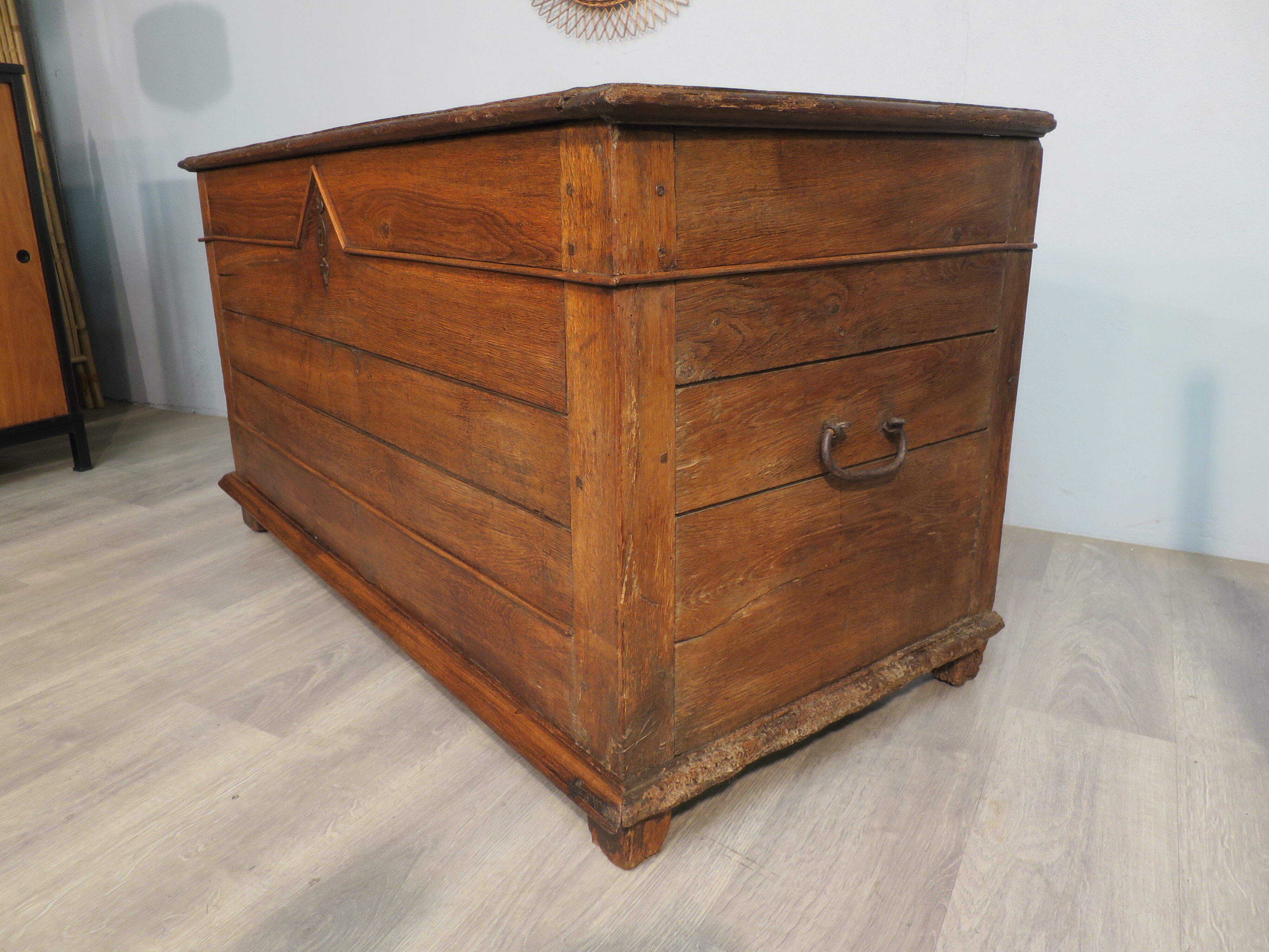 Solid oak box at the end of 19th