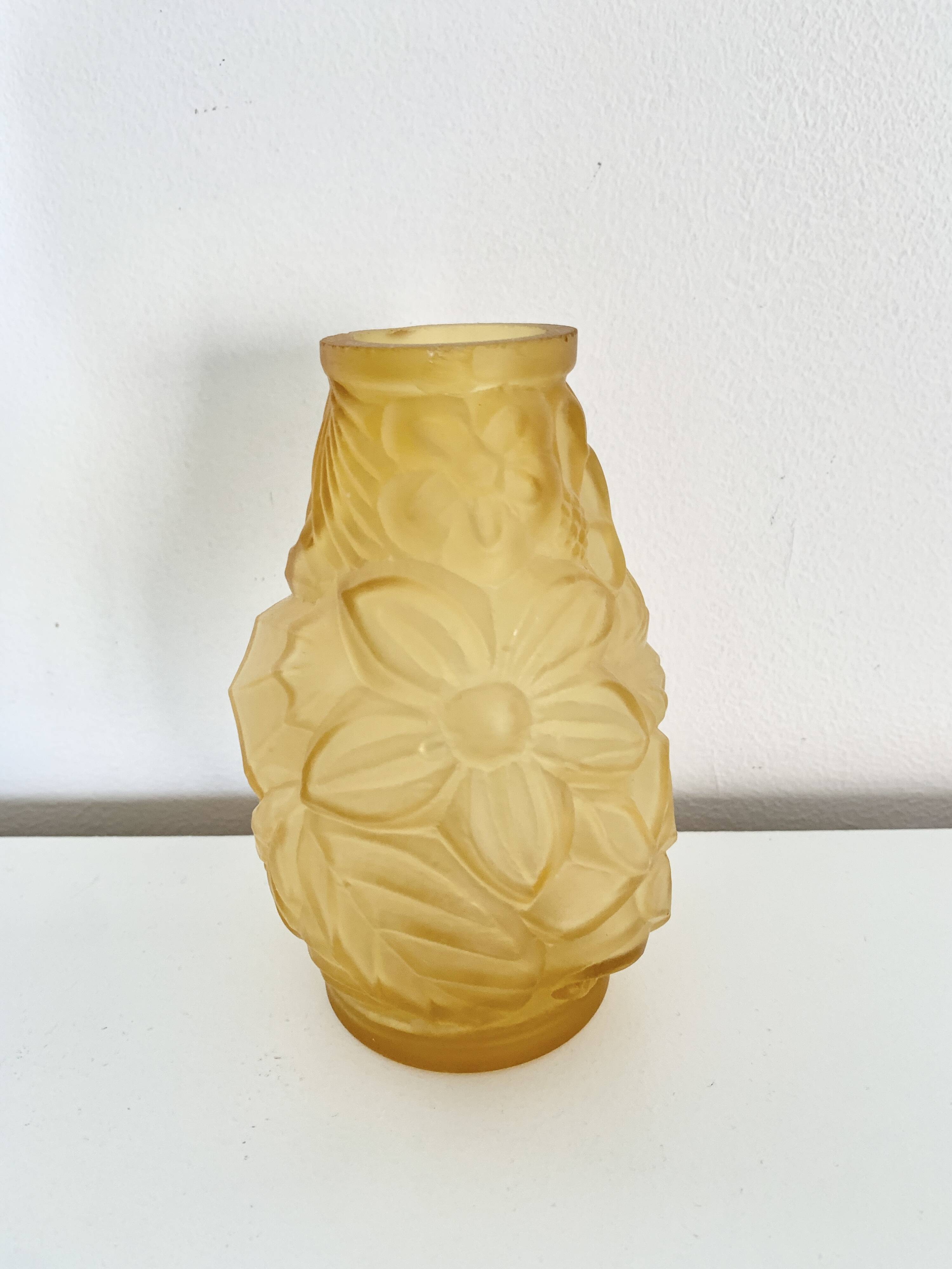 Moulded pressed glass Art Deco vase in orange