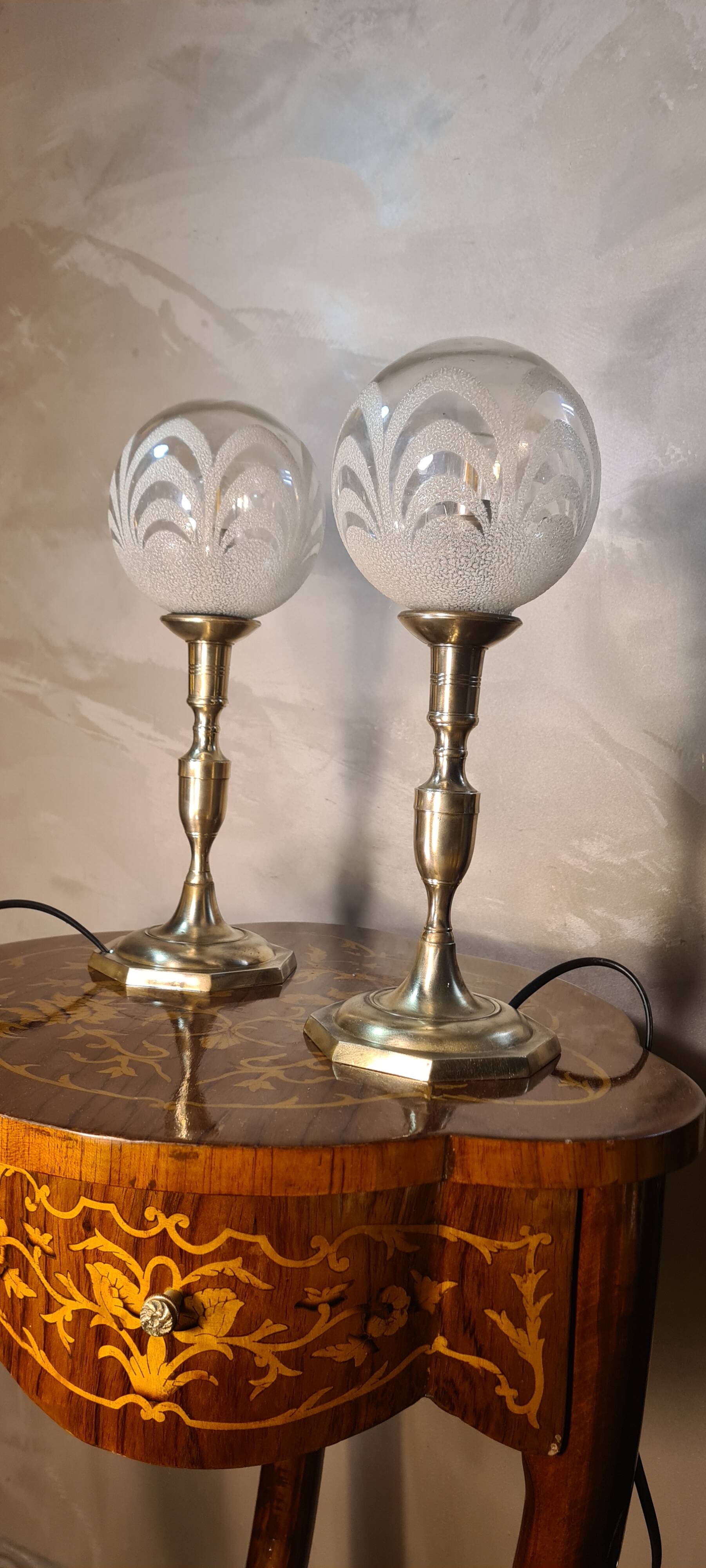 pair of brass bedside lamps and glass ball 32x160