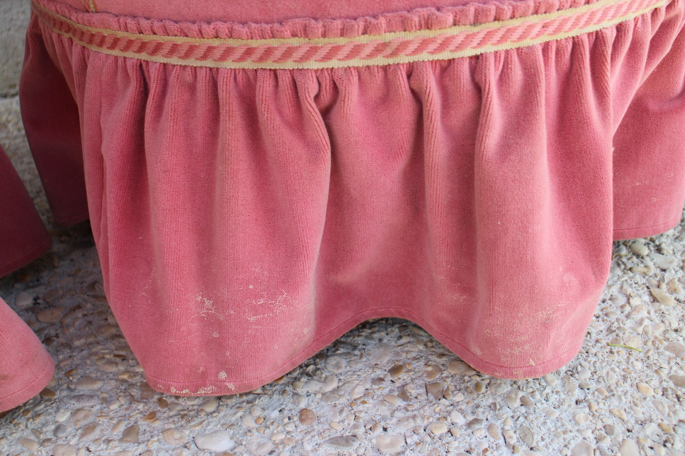 Pair of pink velvet toad armchairs