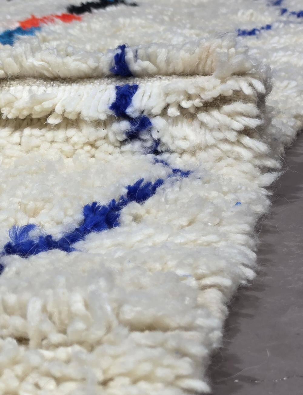 Azilal Berber Rug - 284 x 183 cm