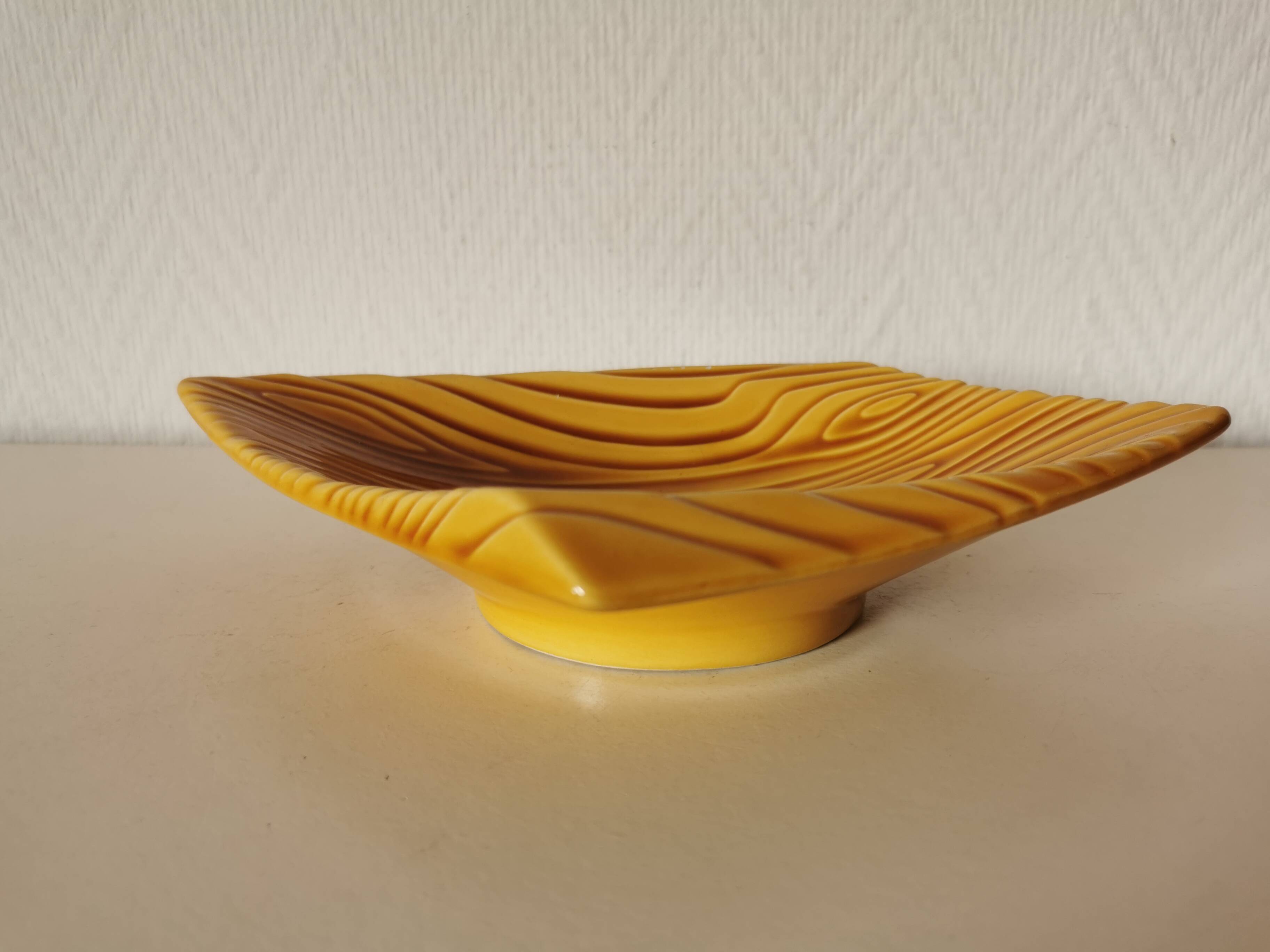 Vallauris yellow wood effect slip pocket emptier