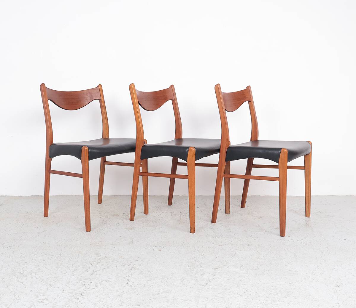 Teak and leather chairs by Arne Wahl Iversen for Glyngøre Stolefabrik, 1960
