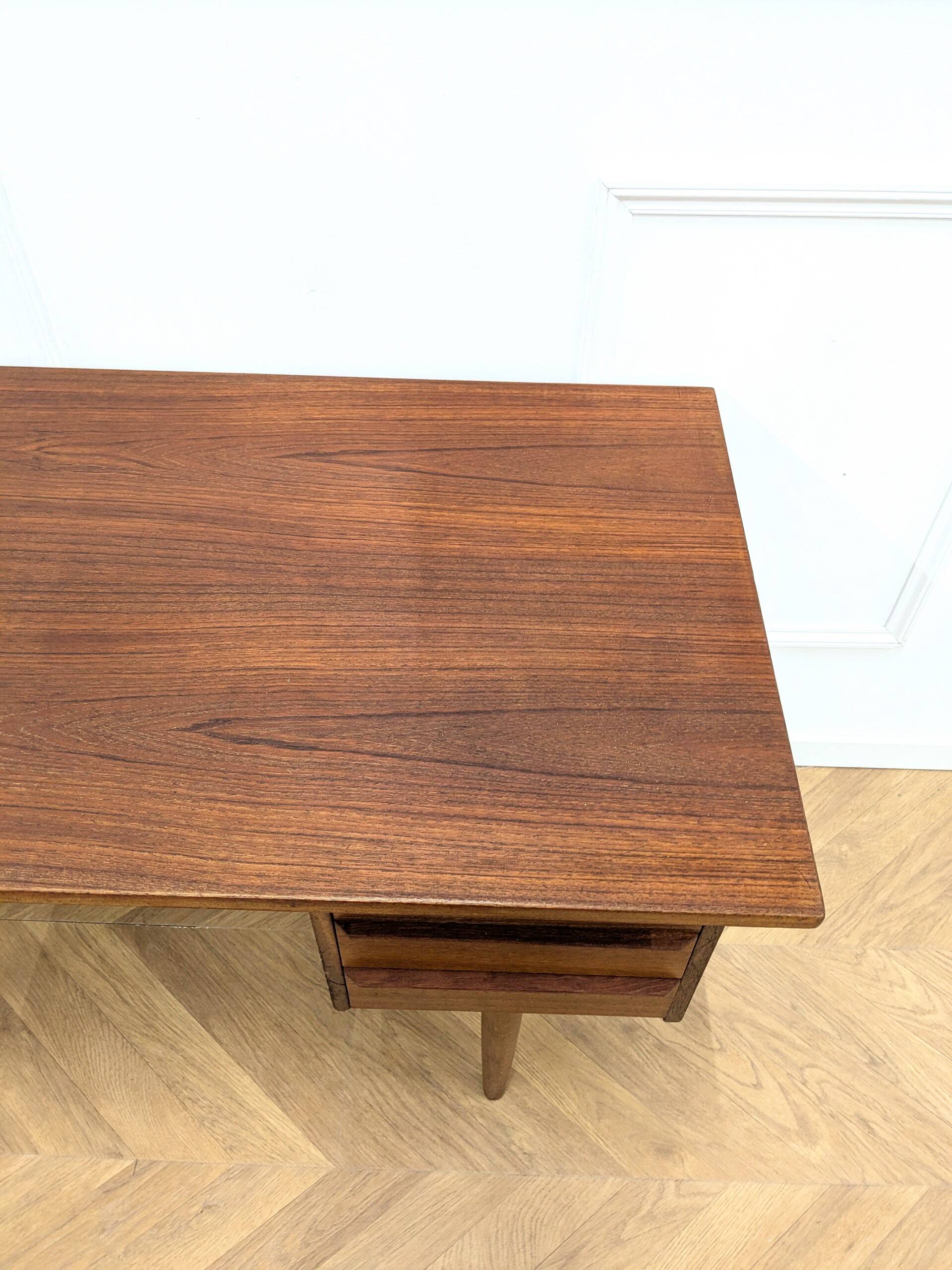Bureau vintage scandinave