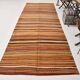 Tapis Kilim vintage long et large, orange et rouge, 5 x 13 cm, 149 x 402 cm, SK 33068
