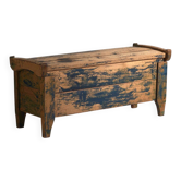 Coffre ancien peint en bleu en bois de pin – Europe centrale, vers 1870