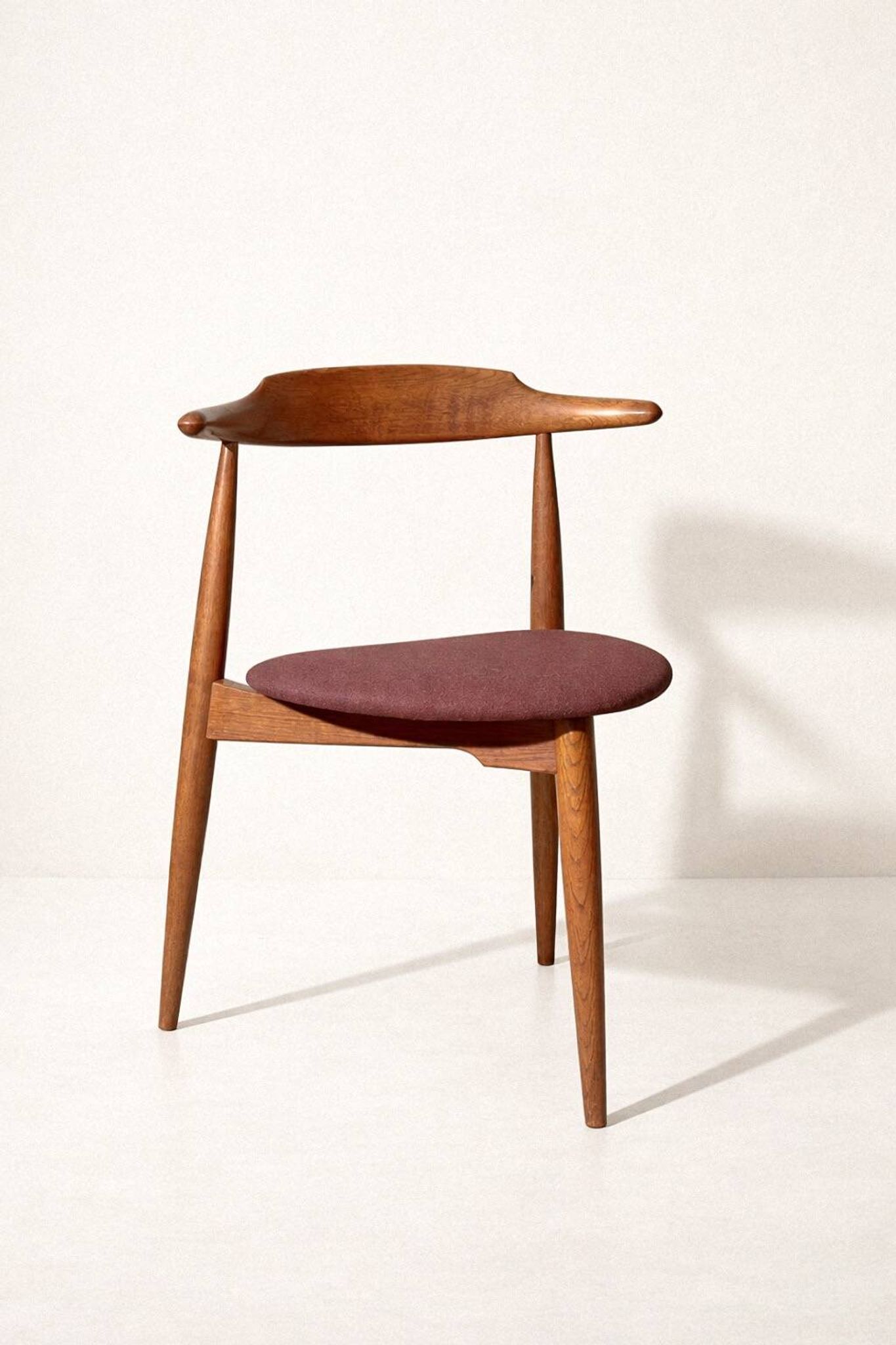 Chaise tripode Heart Hans Wegner Fritz Hansen